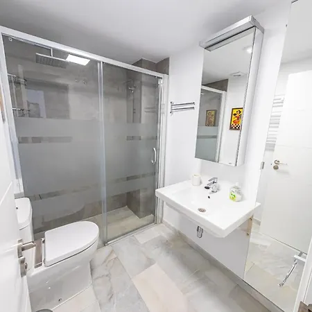 Stylish 3 Bedroom At The Heart Of Nueva Andalucia Close To Centro Plaza
