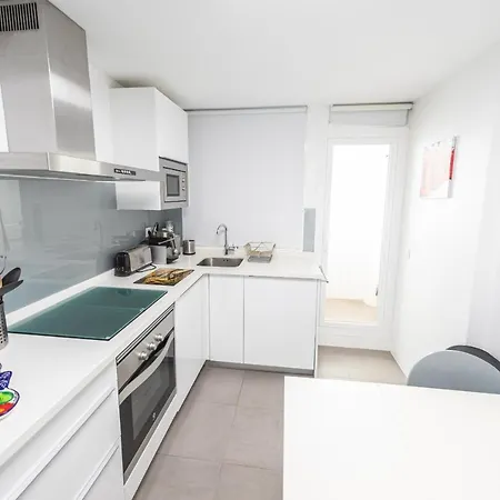 Stylish 3 Bedroom At The Heart Of Nueva Andalucia Close To Centro Plaza Apartmán *