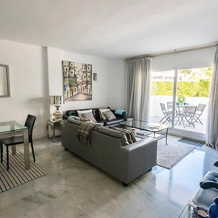 Stylish 3 Bedroom At The Heart Of Nueva Andalucia Close To Centro Plaza