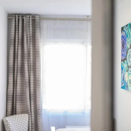 Stylish 3 Bedroom At The Heart Of Nueva Andalucia Close To Centro Plaza דירה