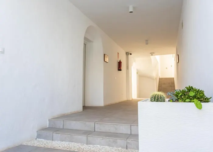 Stylish 3 Bedroom At The Heart Of Nueva Andalucia Close To Centro Plaza Apartament *