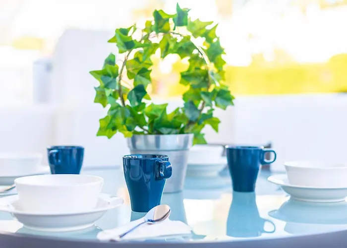 Stylish 3 Bedroom At The Heart Of Nueva Andalucia Close To Centro Plaza *