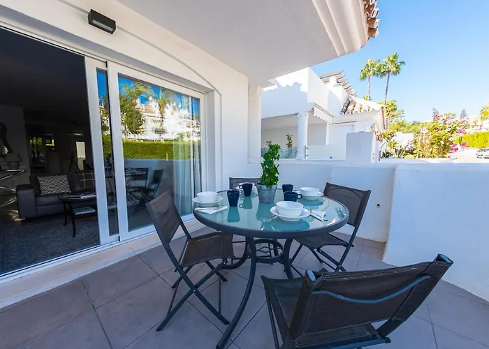 Stylish 3 Bedroom At The Heart Of Nueva Andalucia Close To Centro Plaza ماربيا
