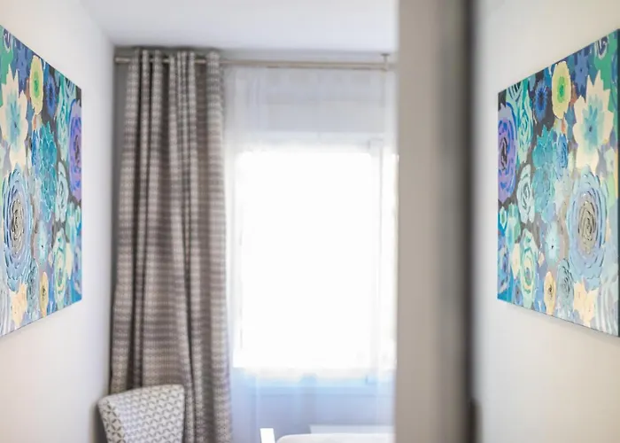 Stylish 3 Bedroom At The Heart Of Nueva Andalucia Close To Centro Plaza شقة