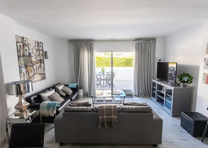 شقة Stylish 3 Bedroom At The Heart Of Nueva Andalucia Close To Centro Plaza ماربيا