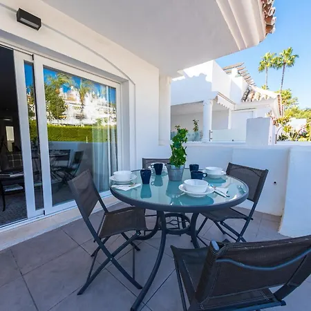 Stylish 3 Bedroom At The Heart Of Nueva Andalucia Close To Centro Plaza 마르베야