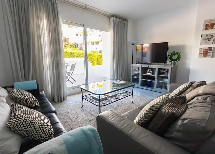 Stylish 3 Bedroom At The Heart Of Nueva Andalucia Close To Centro Plaza 아파트 *