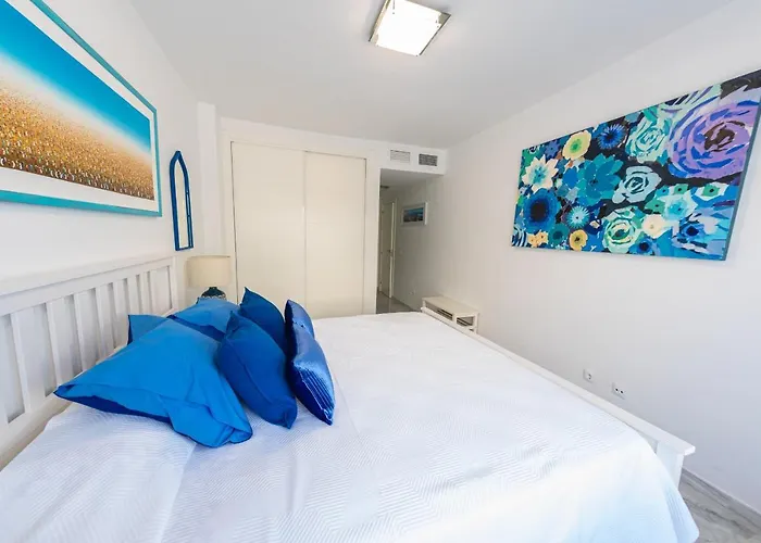 아파트 Stylish 3 Bedroom At The Heart Of Nueva Andalucia Close To Centro Plaza *